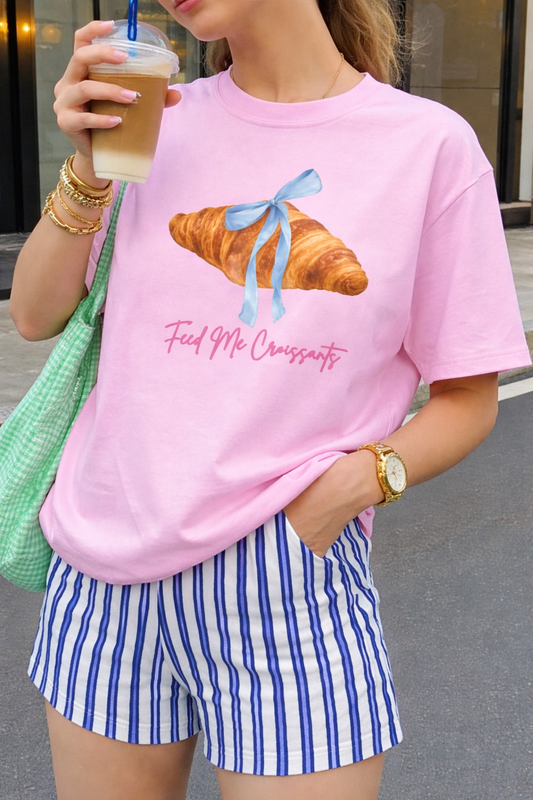 FEED ME CROISSANTS OVERSIZED T-SHIRT