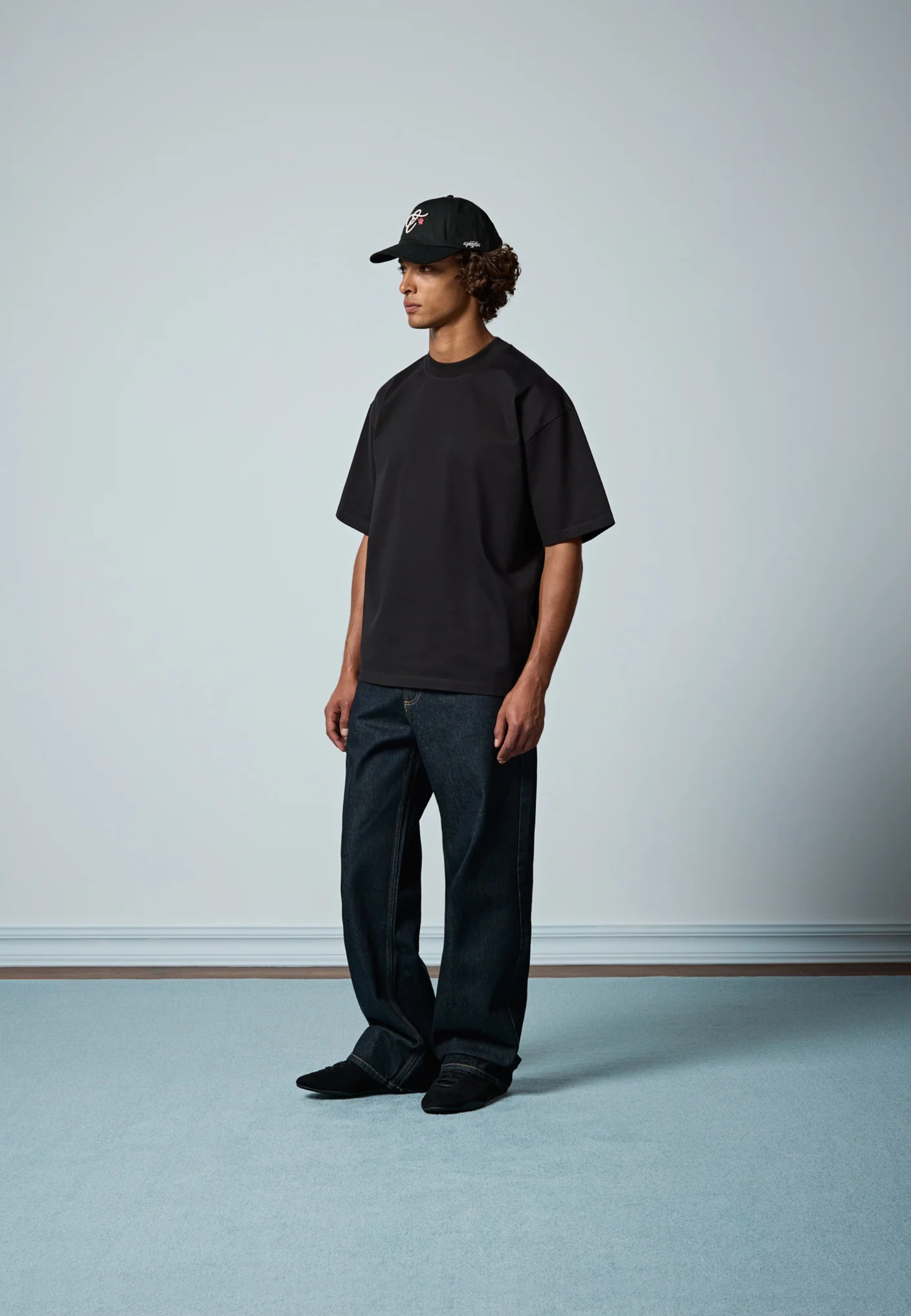 PLAIN BOLD BLACK 240 GSM - OVERSIZED T-SHIRT
